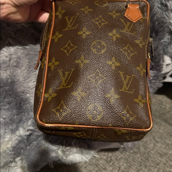 Louis Vuitton Authentic Rare Eclair LV mini crossbody - Picture 3 of 11